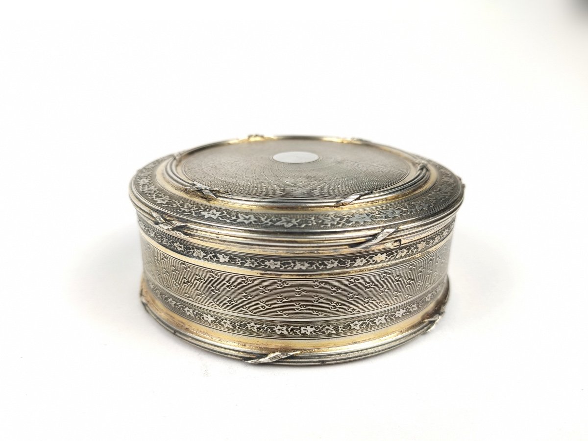 Doutre-roussel: Very Large Box In Sterling Silver Guilloché And Vermeil, St Louis XVI. Early 20th Century-photo-1