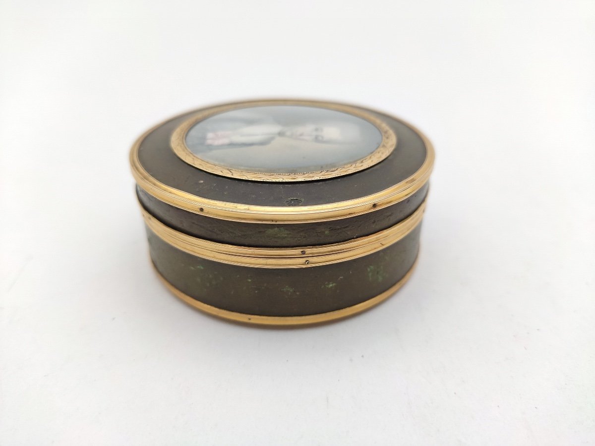 Interesting 18th Century Secret Snuff Box. Martin Varnish, Gold & Miniature. Louis XV-photo-2