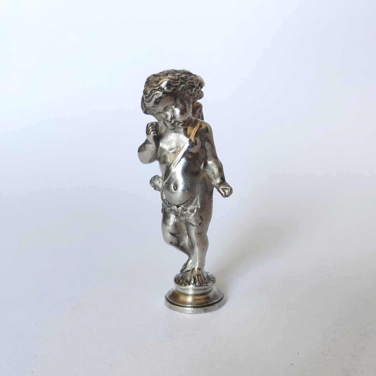 Charming Seal Stamp In Silver Bronze Representing A Putto. Love Cupid-photo-2