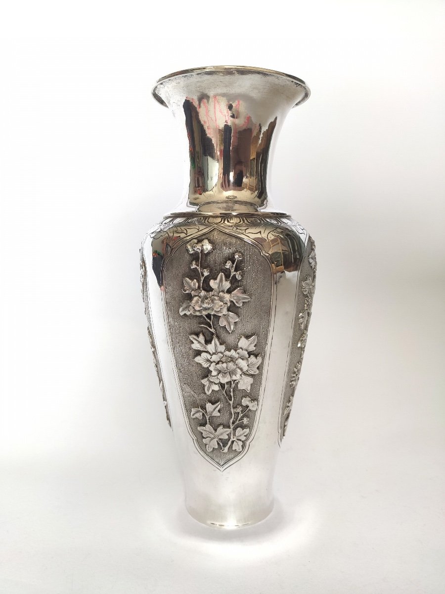 Superb Chinese Vase In Solid Silver With Plant Decoration, Scholar's Object.-photo-3