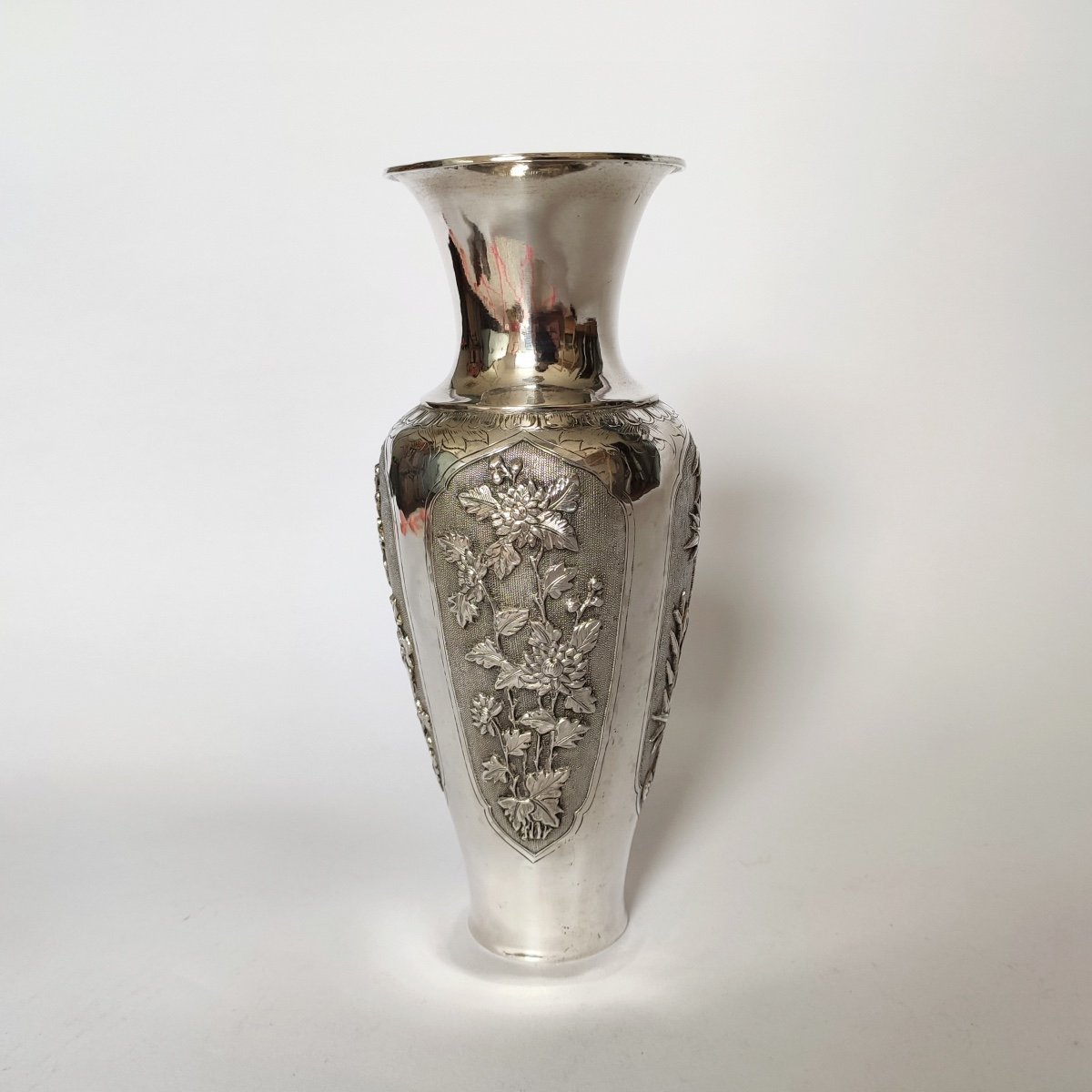 Superb Chinese Vase In Solid Silver With Plant Decoration, Scholar's Object.-photo-8