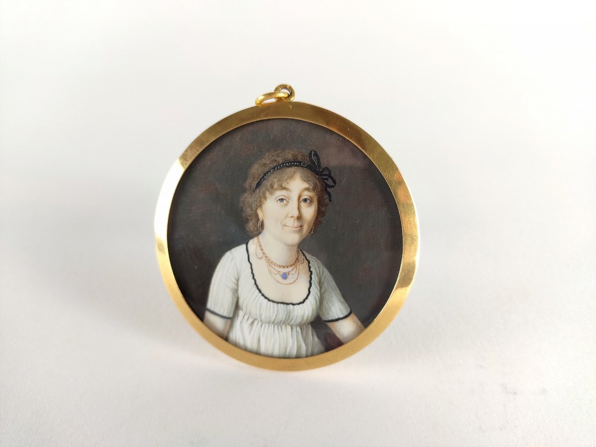 Très fin Portrait Miniature De Merveilleuse &  Cheveux XVIIIe Siècle, Cadre En Or. Directoire