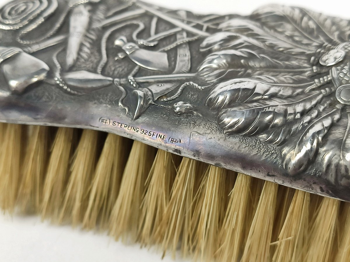 Unger Brothers : Brosse Américaine En Argent Massif à Riche Décor D’indien. Etat Unis, XIXe S.-photo-2