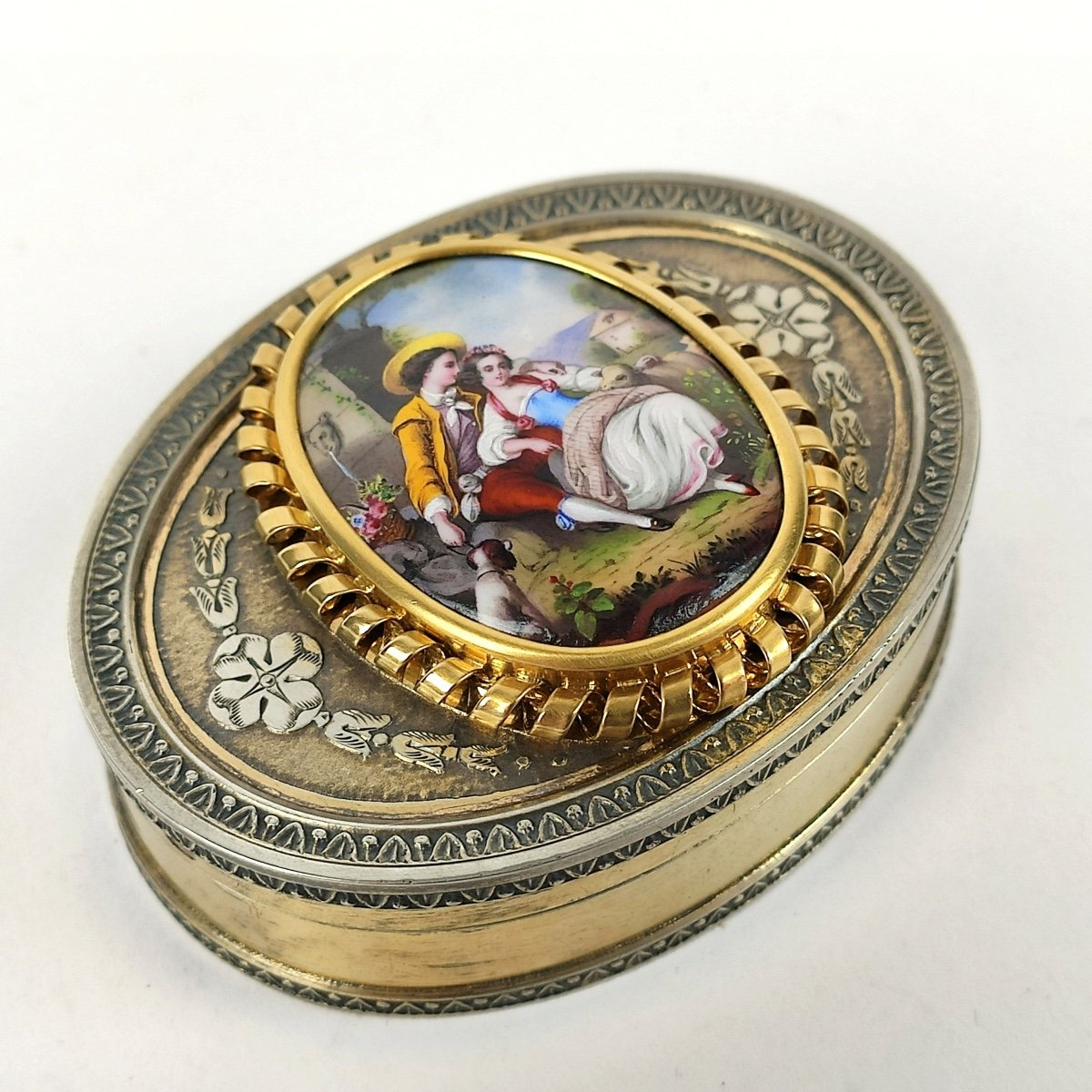 Romantic Snuff Box In Silver Vermeil, Enamel And 18k Gold, Louis XVI Style. 