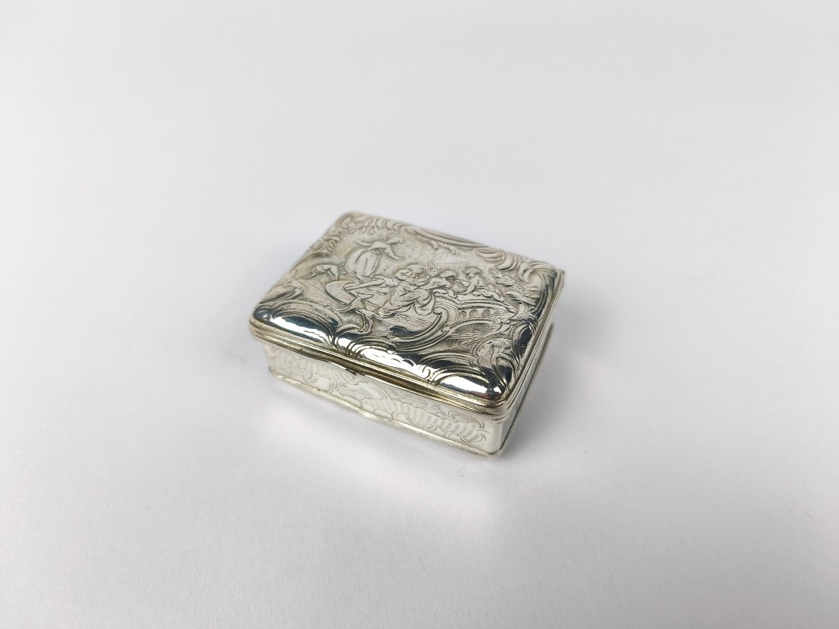  Superb Romantic Snuff Box, Solid Silver 18th Century. Rocaille Decor, Louis XV Period, 18th Century