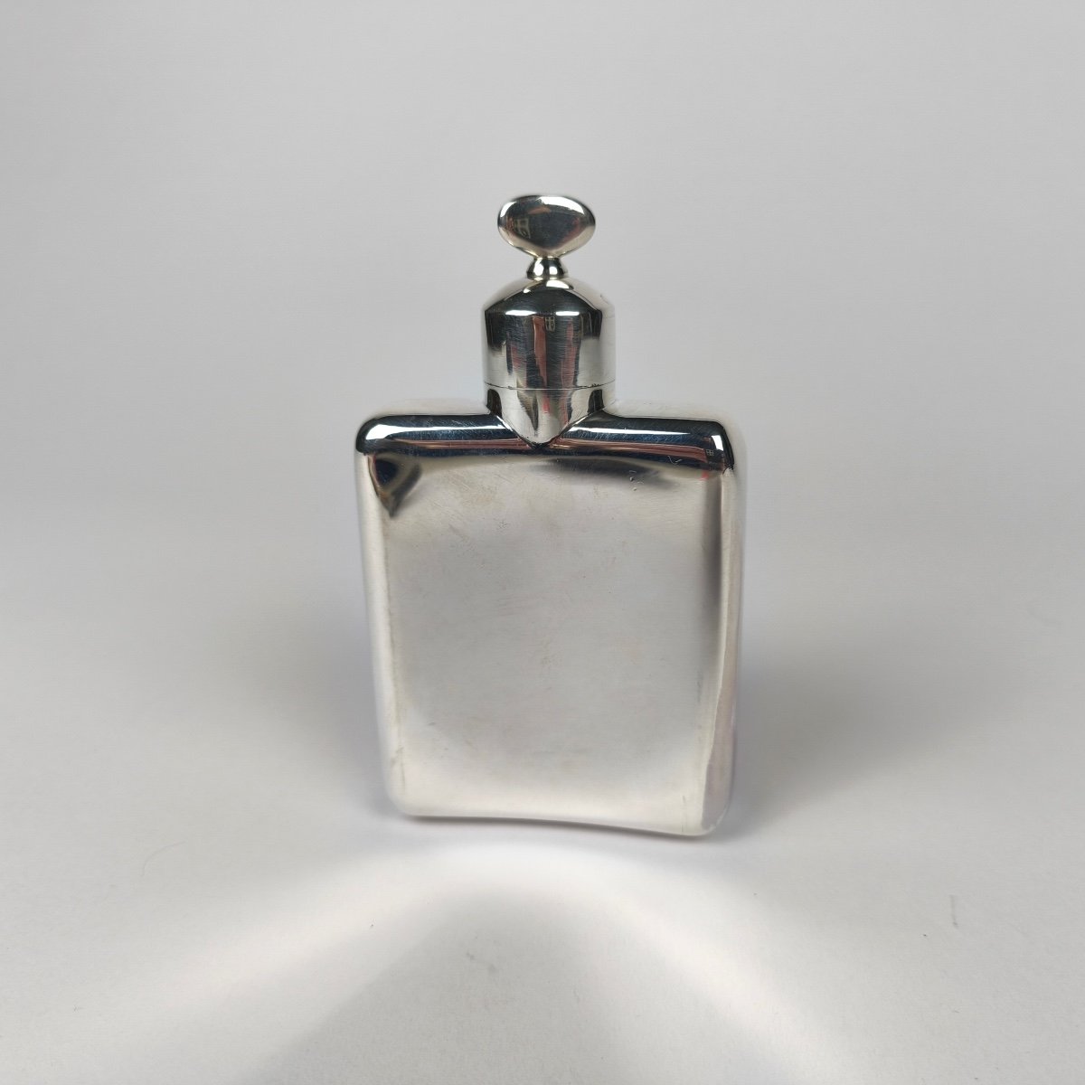  Interesting And Heavy Alcohol Flask Or Bottle With System In Silver And Vermeil. France-photo-2