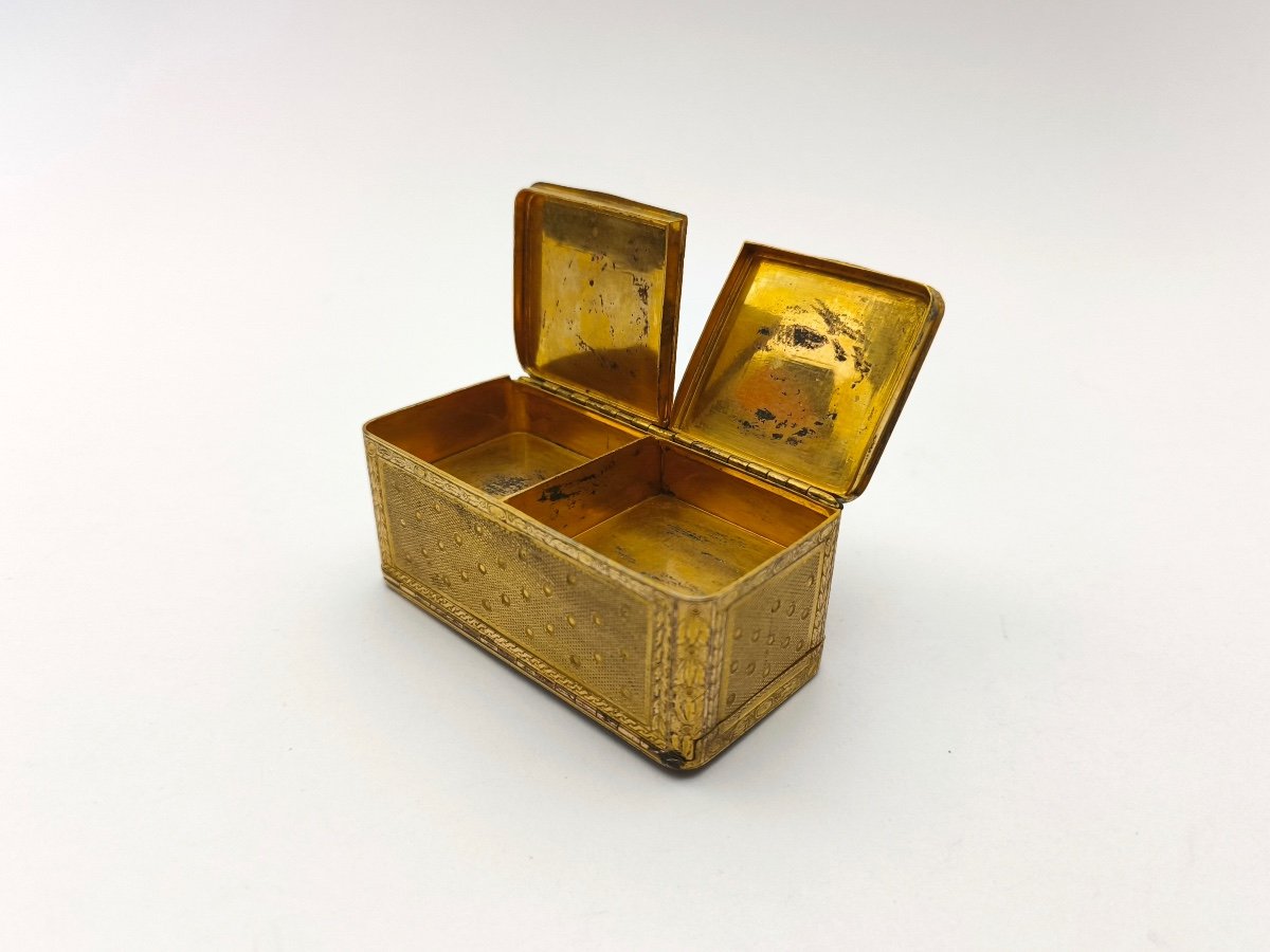 Very Interesting Snuff Box In Pomponne Guilloché, Triple Compartment. End Of The 18th Century.-photo-1