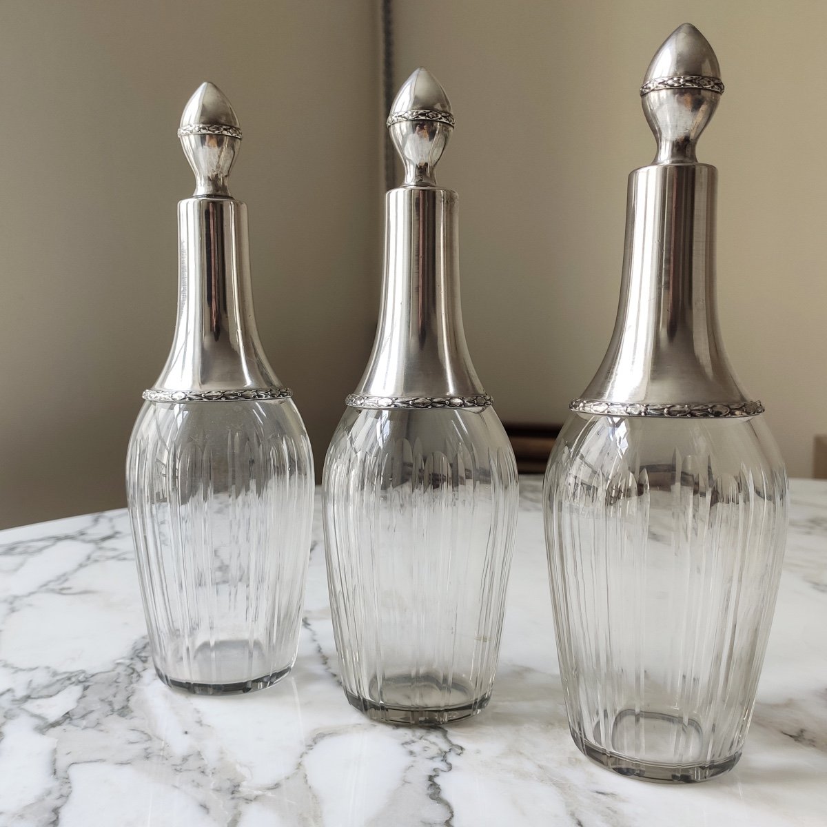 Adrien Mathiss: Beautiful Set Of Three Glass And Sterling Silver Alcohol Decanters, St Louis XVI-photo-2