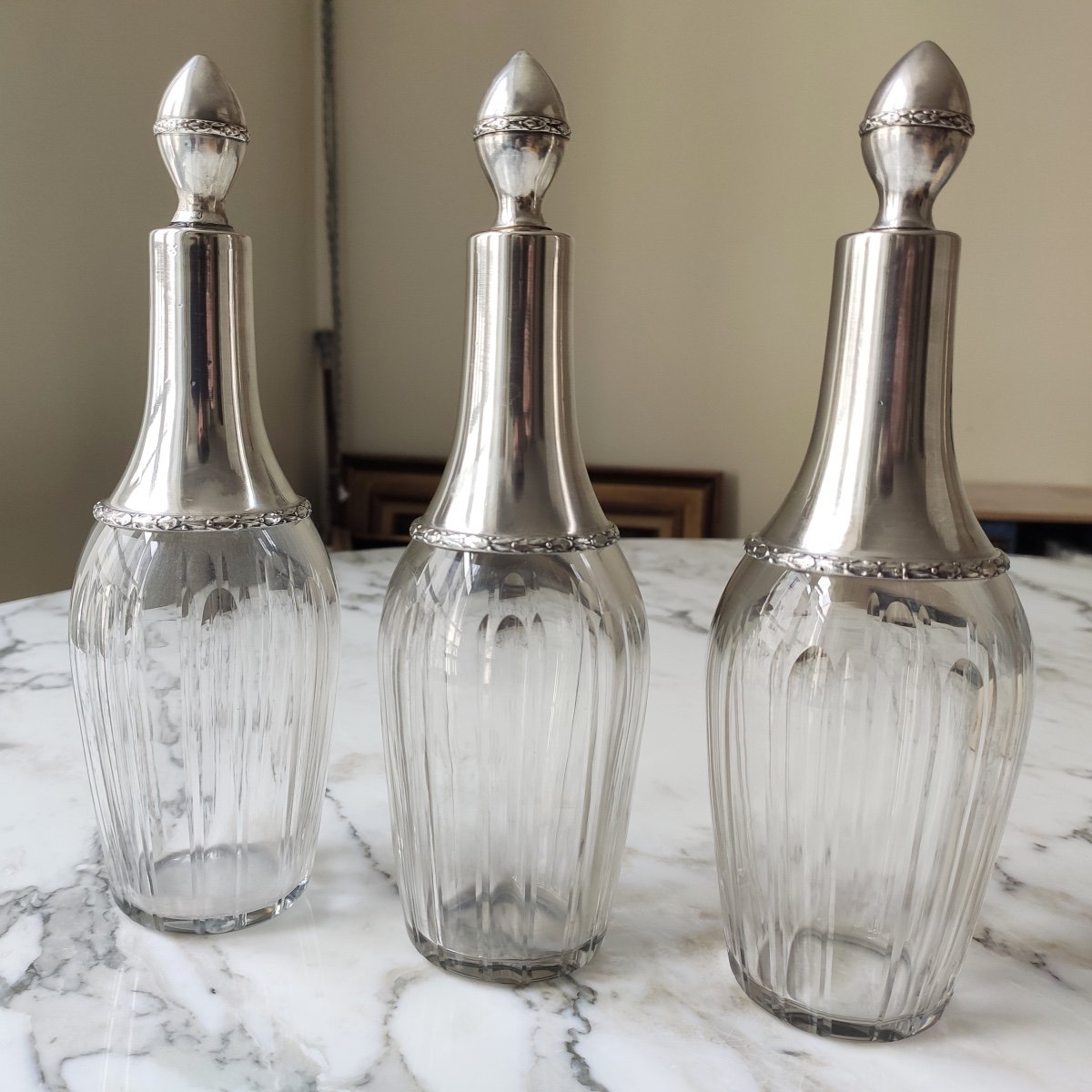 Adrien Mathiss: Beautiful Set Of Three Glass And Sterling Silver Alcohol Decanters, St Louis XVI-photo-3