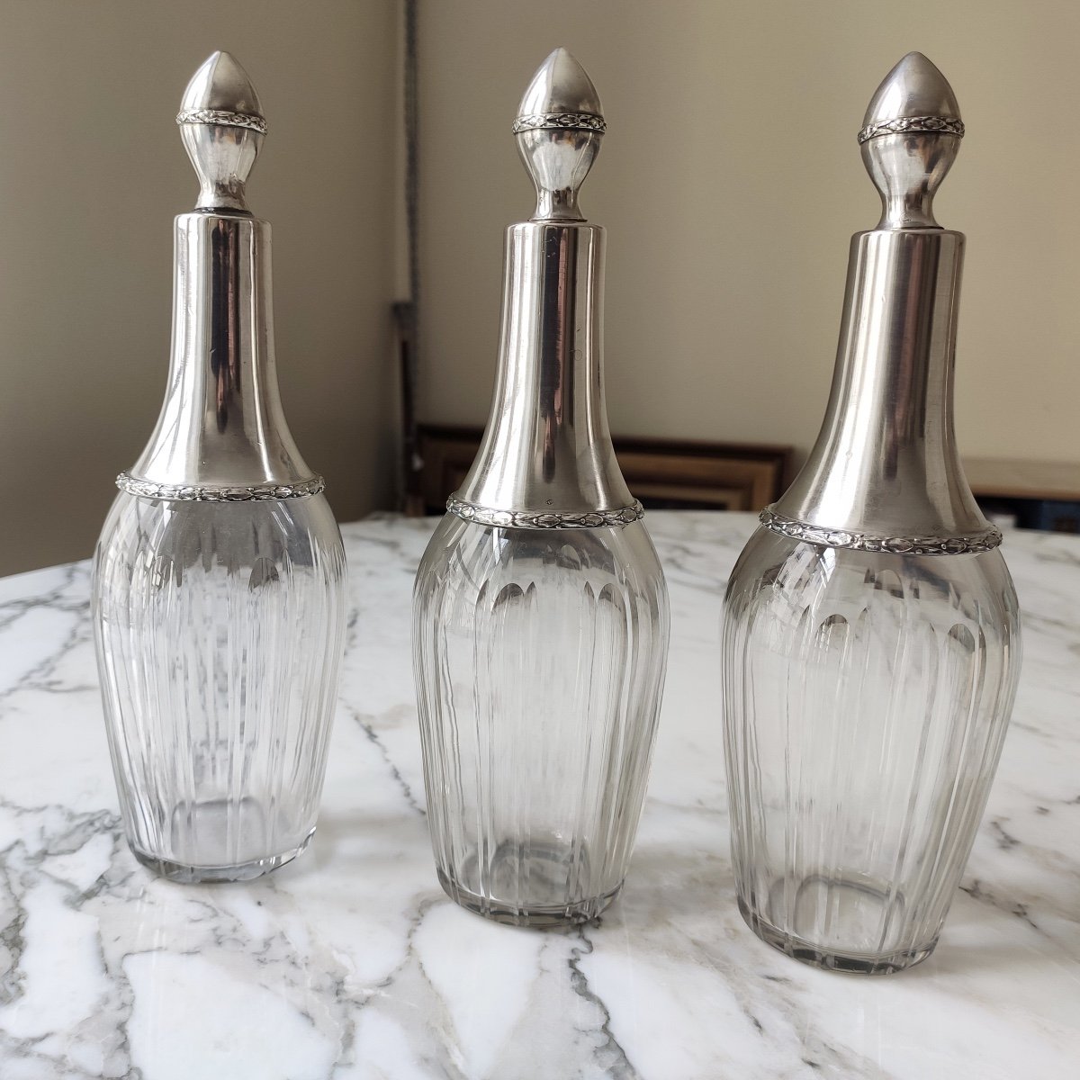 Adrien Mathiss: Beautiful Set Of Three Glass And Sterling Silver Alcohol Decanters, St Louis XVI-photo-4