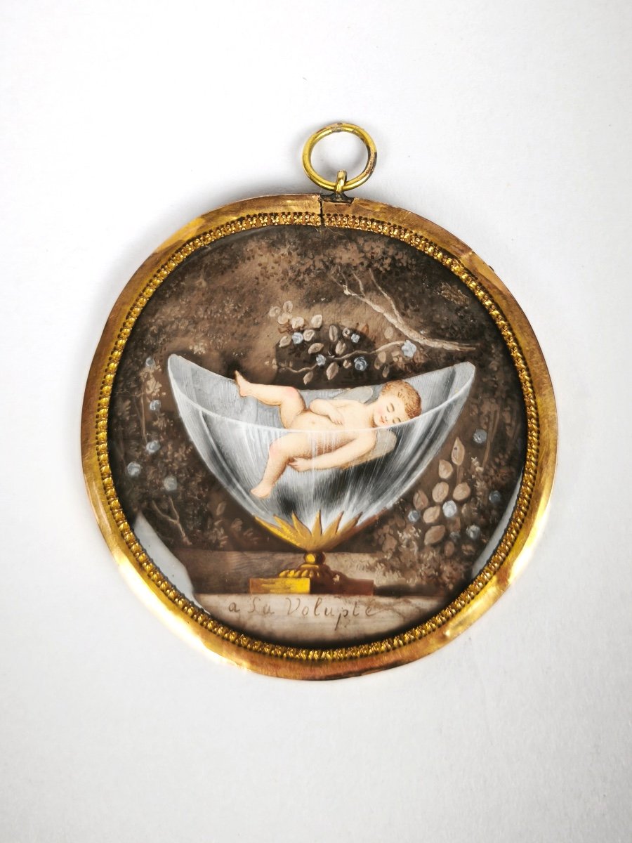  A La Volupté: Romantic Allegorical Miniature Of A Putto Sleeping In A Cup. Gold And Metal-photo-3