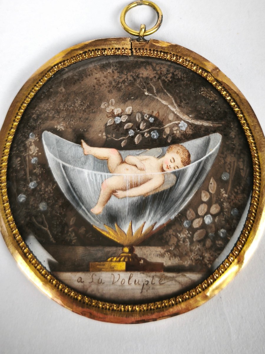  A La Volupté: Romantic Allegorical Miniature Of A Putto Sleeping In A Cup. Gold And Metal-photo-5