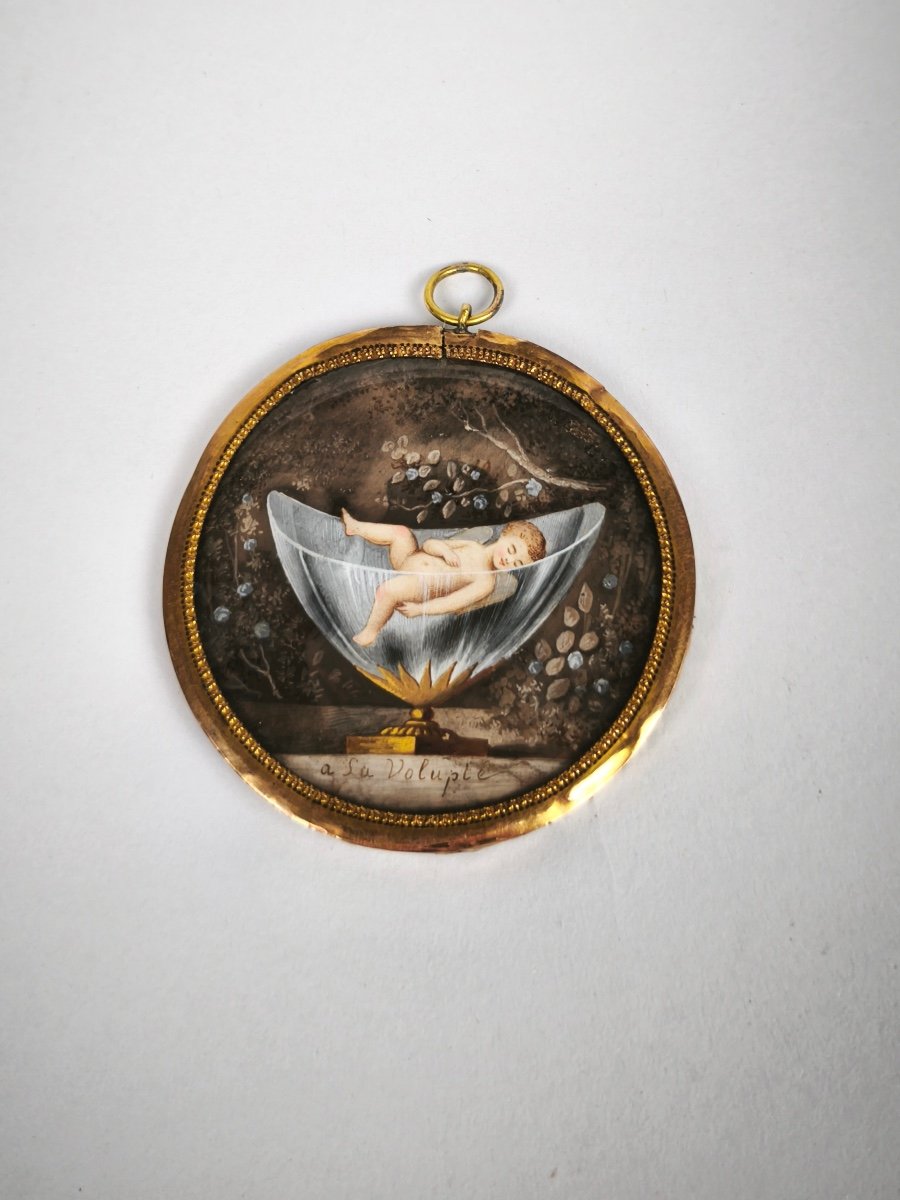  A La Volupté: Romantic Allegorical Miniature Of A Putto Sleeping In A Cup. Gold And Metal-photo-6