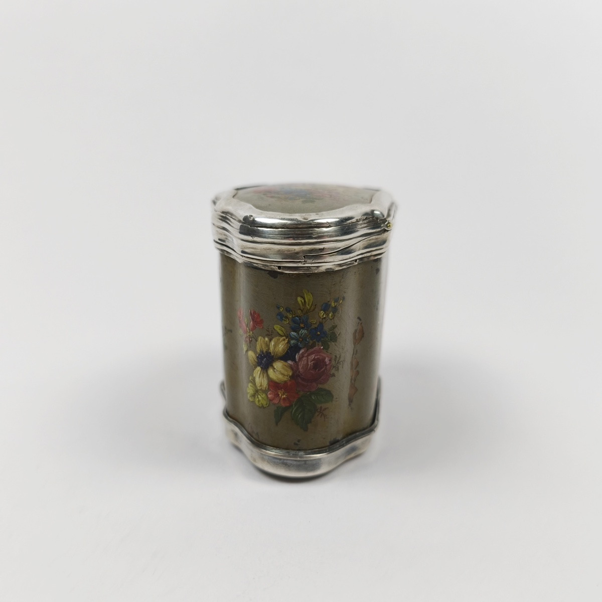 Large 18th Century Snuff Box In Horn Painted With Flowers, Silver Mounting. -photo-4