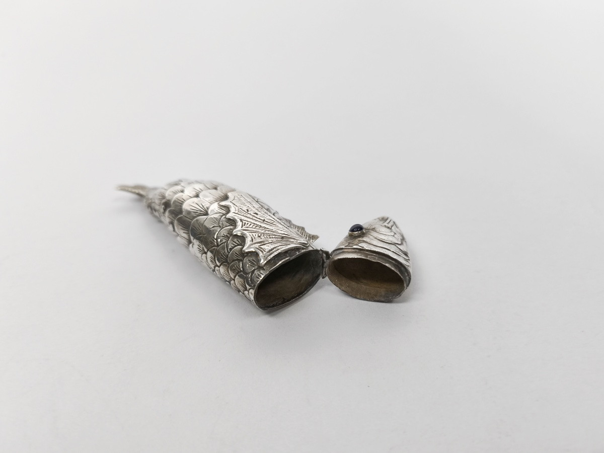 Judaica: Bessamim Sterling Silver Spice Box In The Shape Of An Articulated Fish.-photo-4