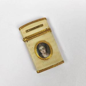  Superb Tablet Case Or Dance Card In Martin Varnish And Miniature Portrait. Louis XVI