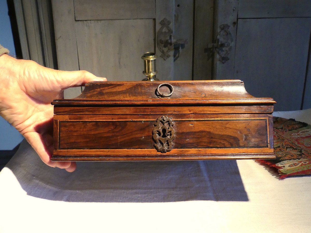 Box In Walnut And Wood From The Islands Of The 17th Century-photo-1