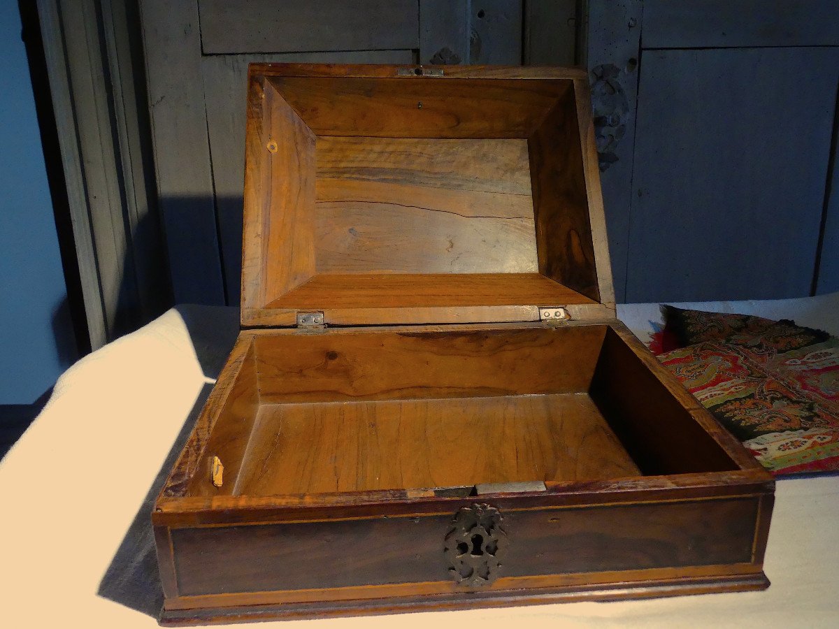 Box In Walnut And Wood From The Islands Of The 17th Century-photo-2