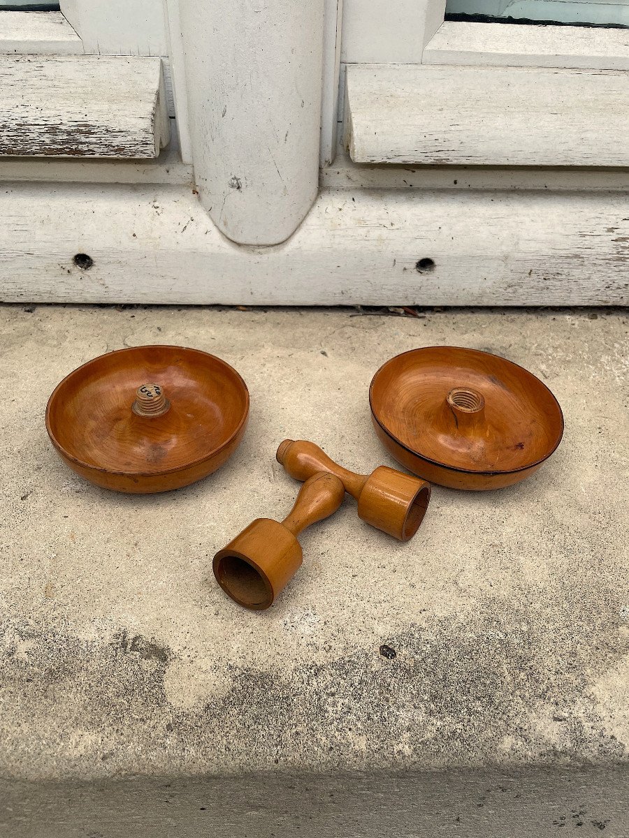 19th Century Yew Wood Travel Candlesticks-photo-1