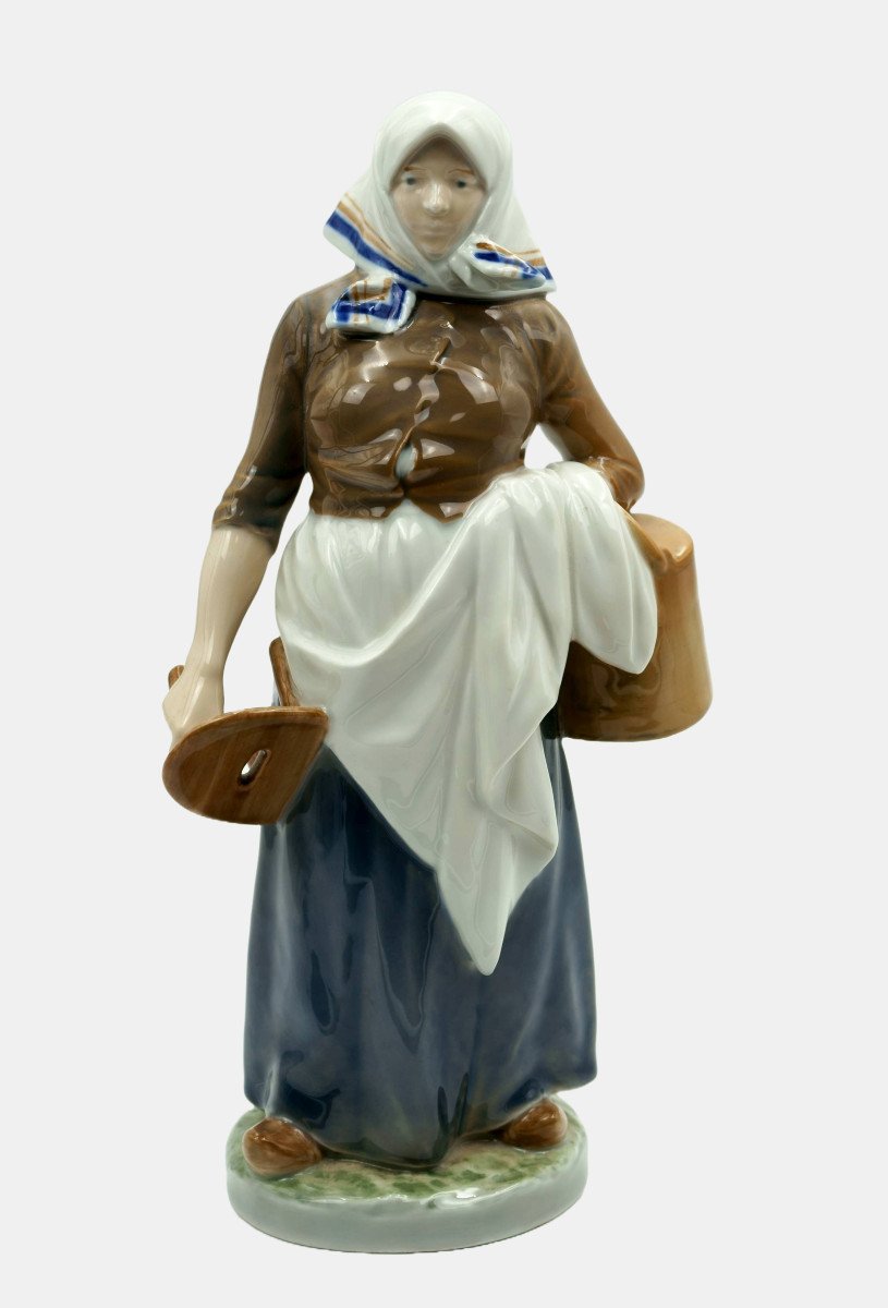 Royal Copenhagen Figurine de Christian Thomsen (1860-1921), Laitière