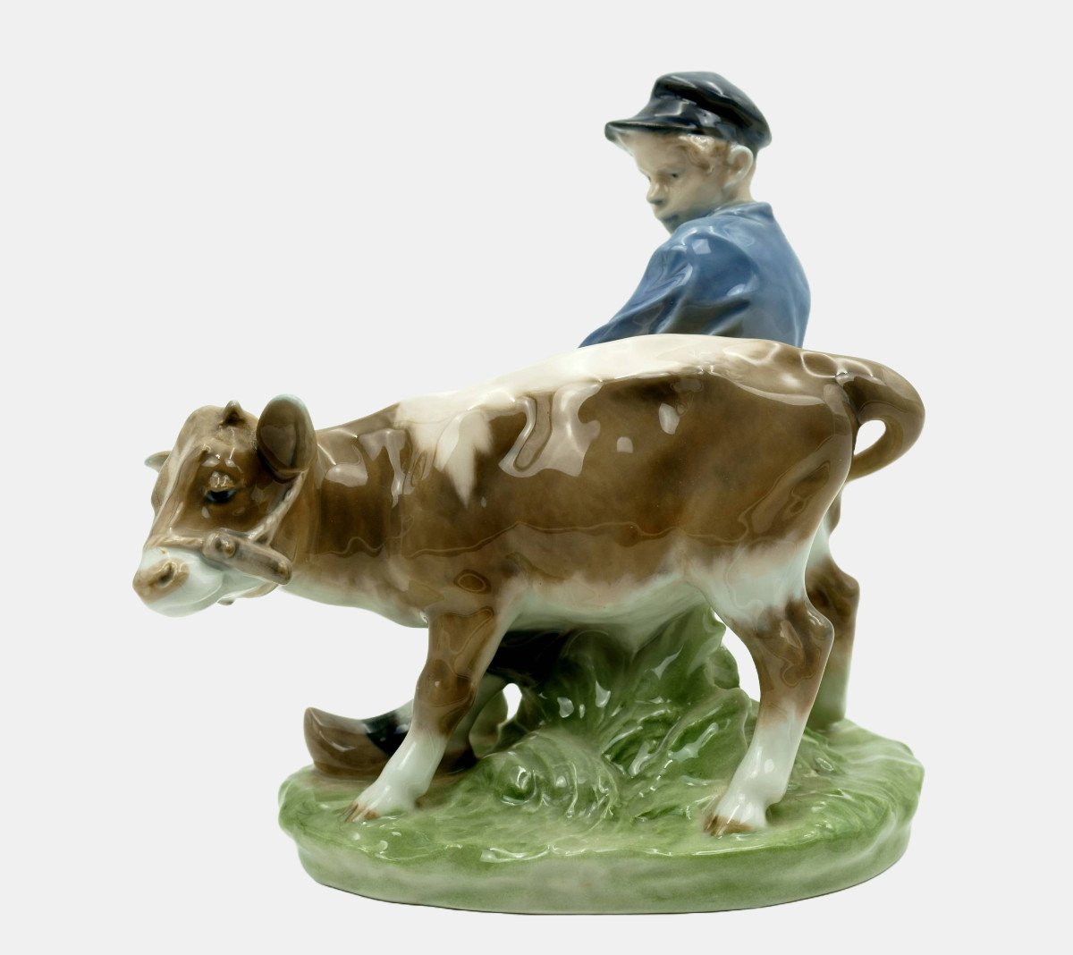 Royal Copenhagen Figurine de Christian Thomsen (1860-1921), Jeune Garçon Au Veau