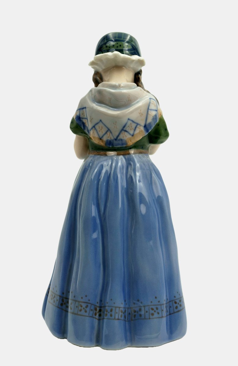 Royal Copenhagen Figurine De Lotte Benter, Jeune Fille En Costume Traditionnel De Bornholm-photo-3