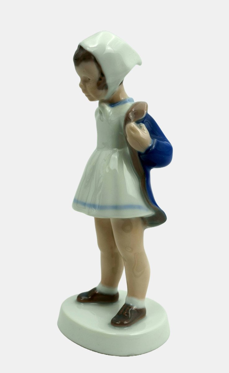 Bing & Grondahl Figurine By Claire Weiss (1906-1997), Young Girl In A Jacket-photo-2