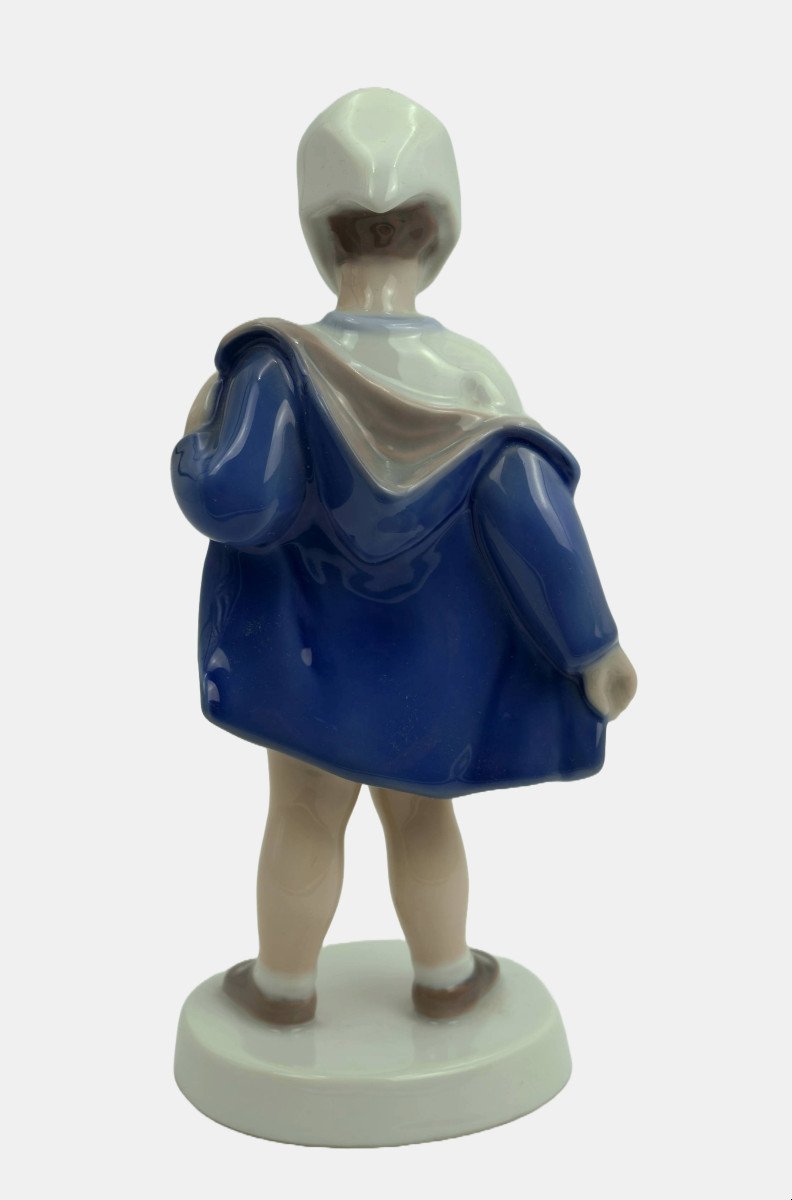 Bing & Grondahl Figurine By Claire Weiss (1906-1997), Young Girl In A Jacket-photo-3