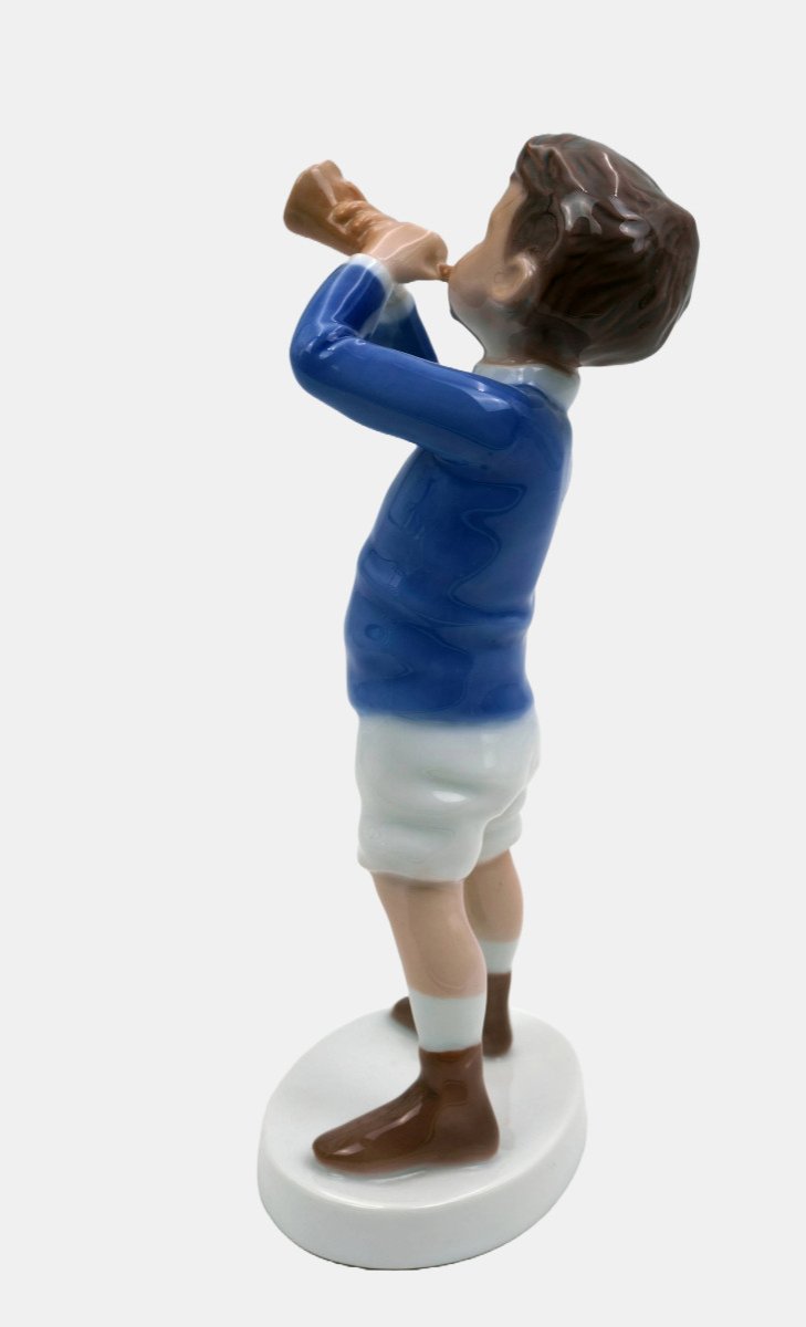 Bing & Grondahl Figurine By Michaela Ahlmann, Standing Boy With Trumpet-photo-2