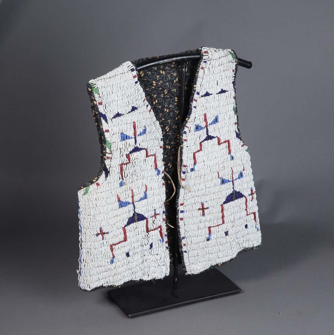 Native American Sioux Beaded Vest-photo-1