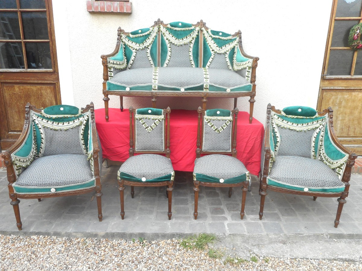 Napoleon III Period Living Room Set In Walnut