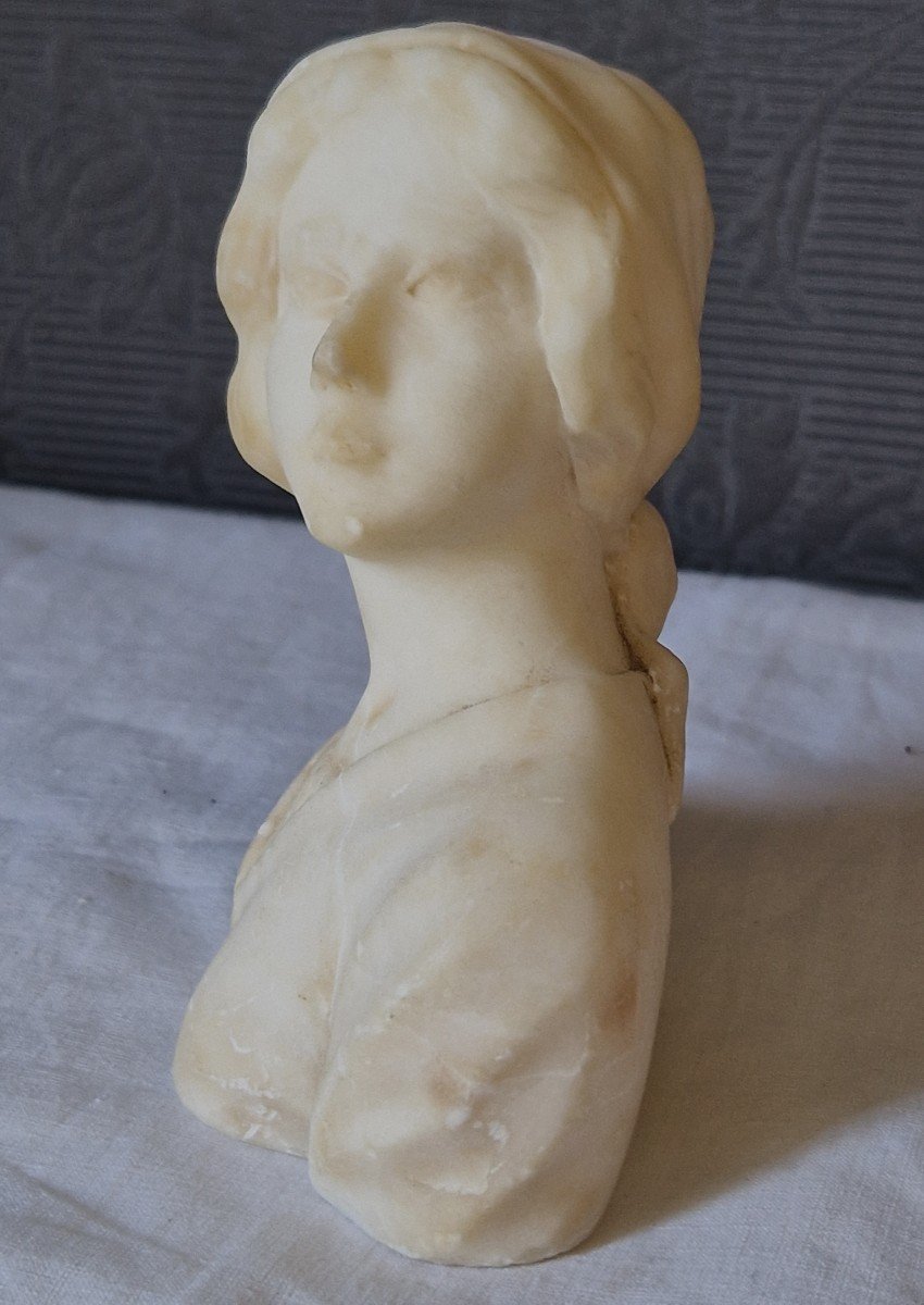 Small Alabaster Bust-photo-1