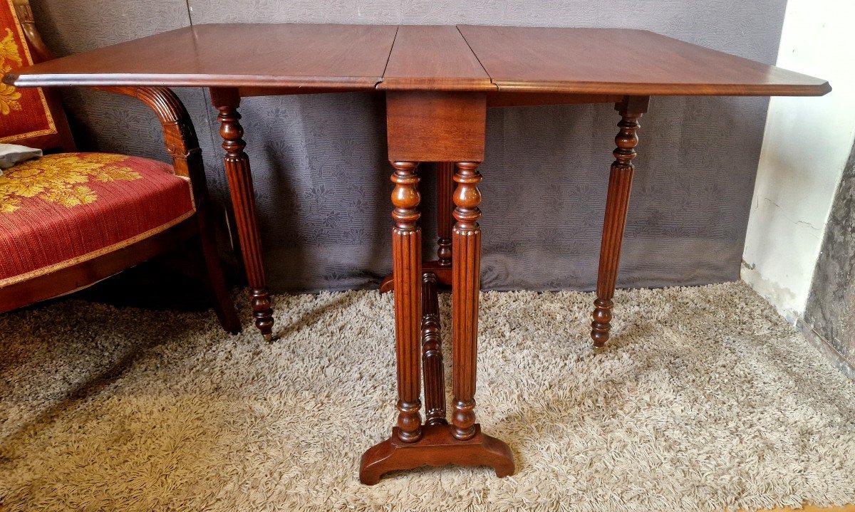 Gateleg Mahogany Table-photo-3