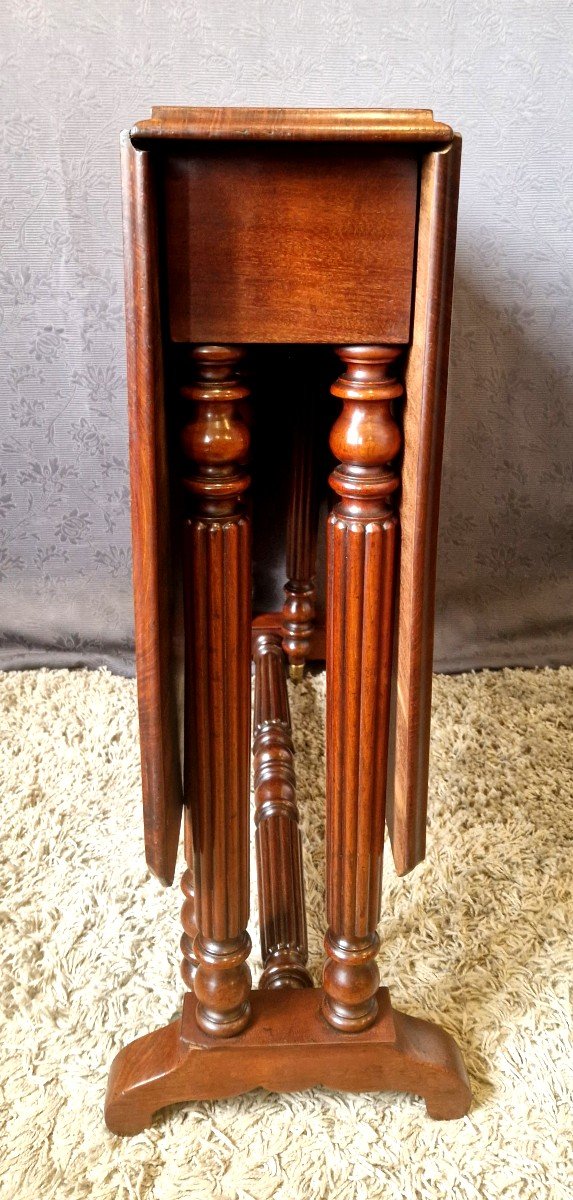 Gateleg Mahogany Table-photo-4