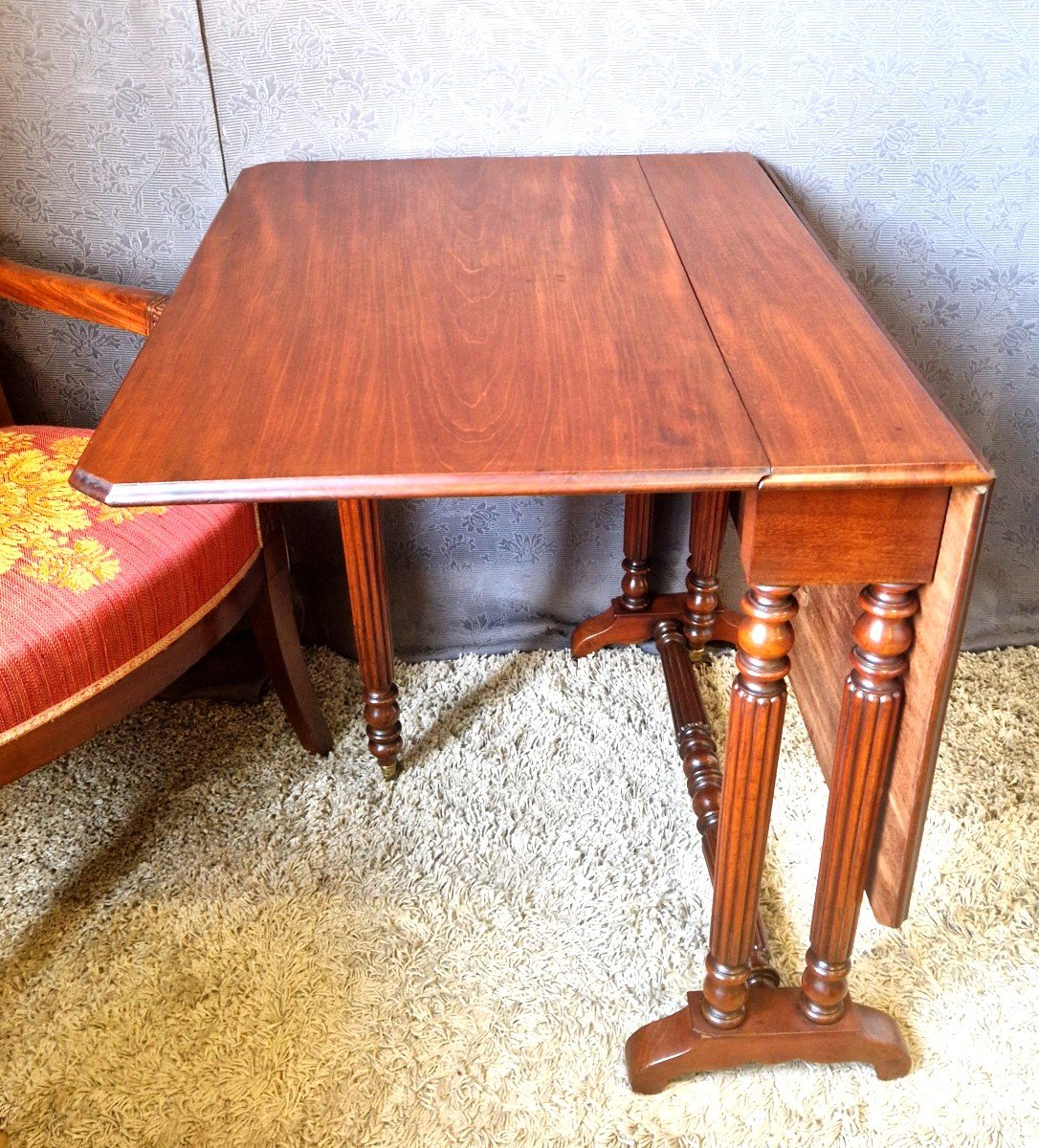 Gateleg Mahogany Table-photo-4