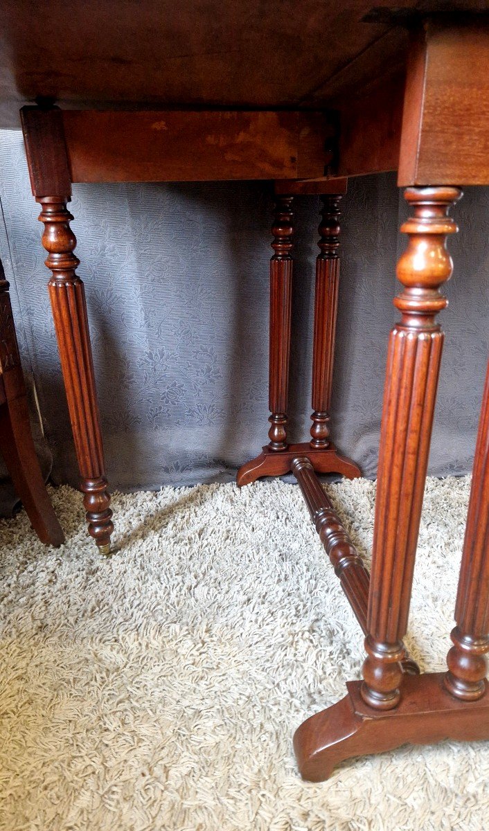 Gateleg Mahogany Table-photo-5