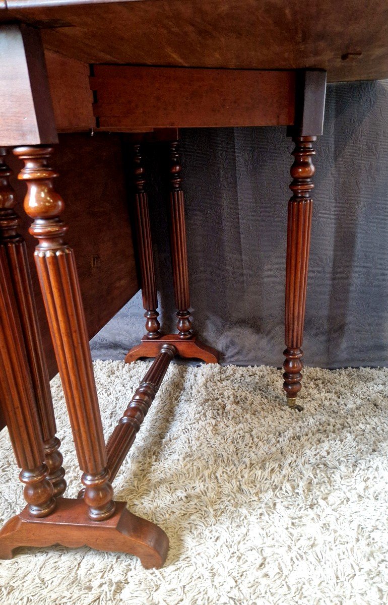 Gateleg Mahogany Table-photo-6