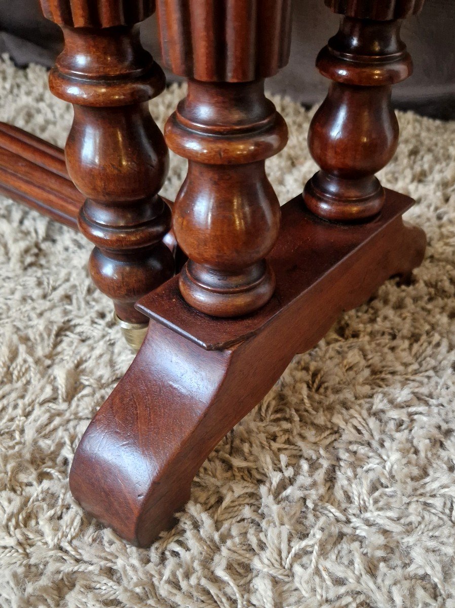 Gateleg Mahogany Table-photo-7