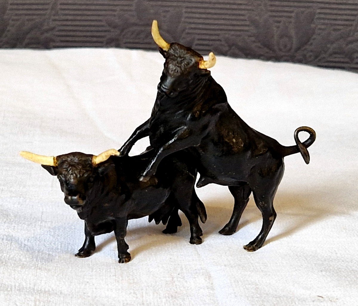 Bulls - The Rut -vienna Bronze-photo-2