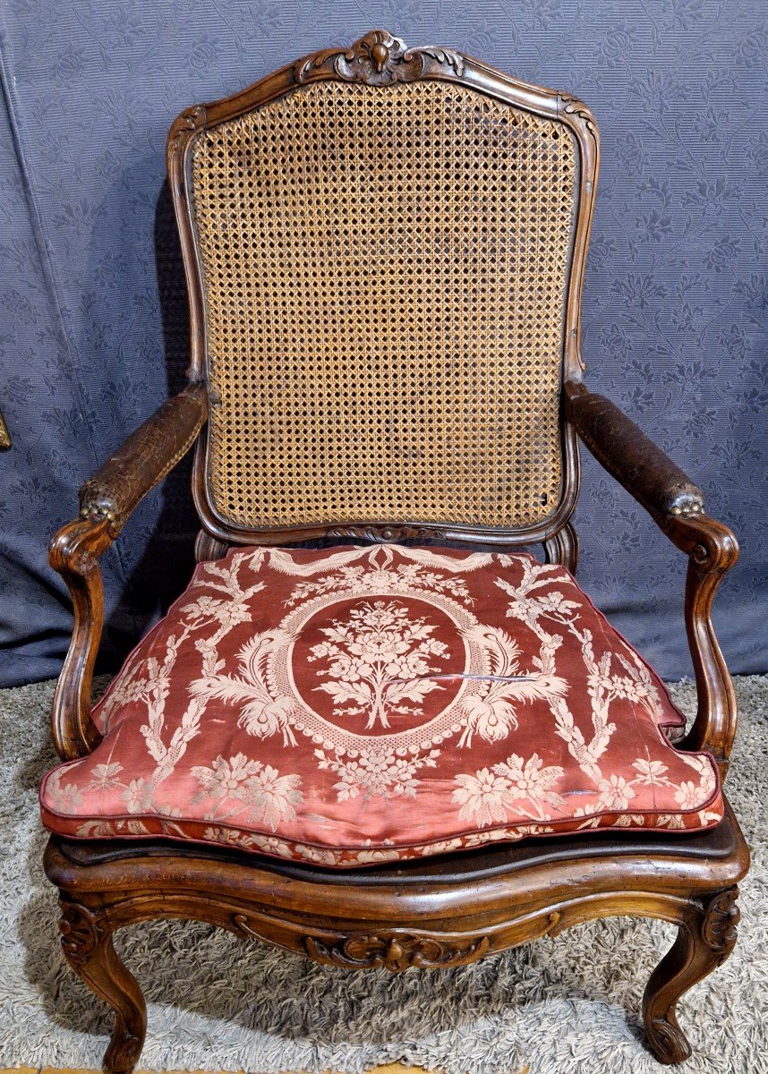 Fauteuil à La Reine Louis XV Estampillé Avisse