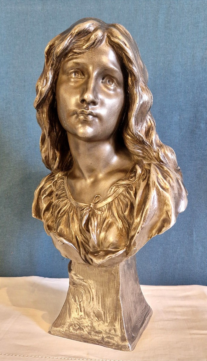 Art Nouveau Bust Signed Paul Eugène Mengin (1853-1937).