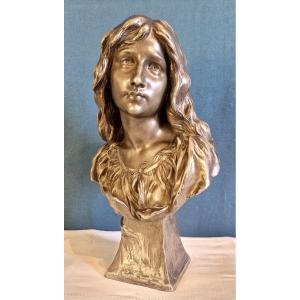 Art Nouveau Bust Signed Paul Eugène Mengin (1853-1937).