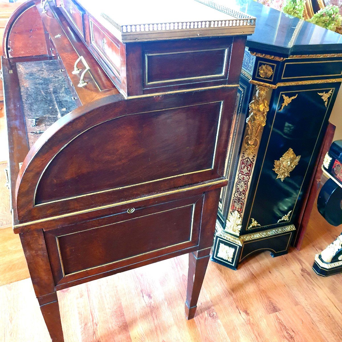 Important Mahogany And Mahogany Veneer Cylinder Desk, Opening, Circa 1790-photo-5