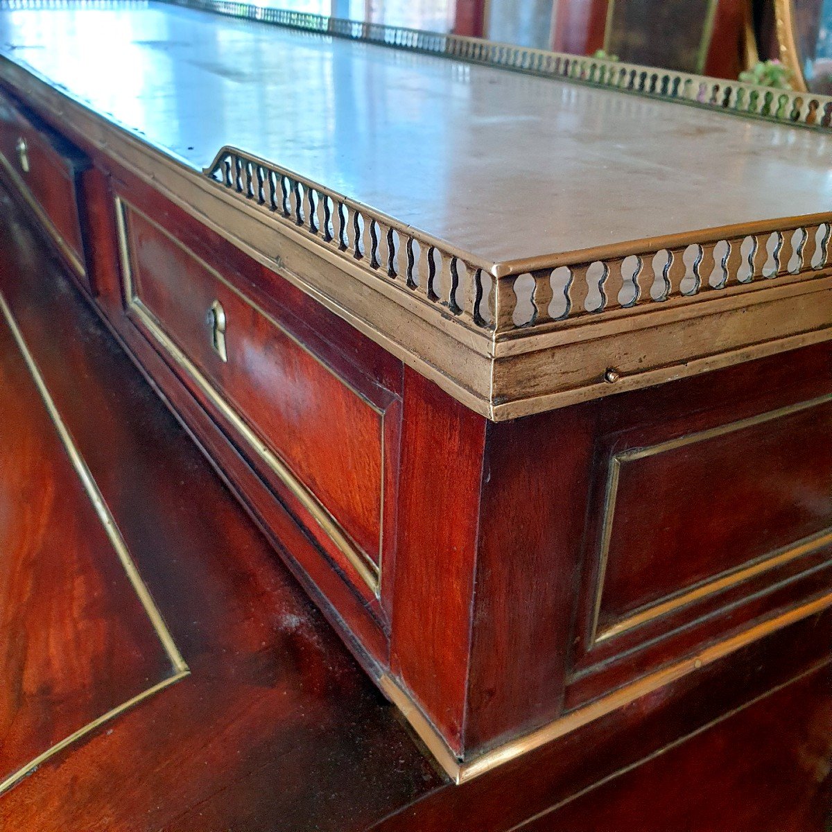 Important Mahogany And Mahogany Veneer Cylinder Desk, Opening, Circa 1790-photo-6