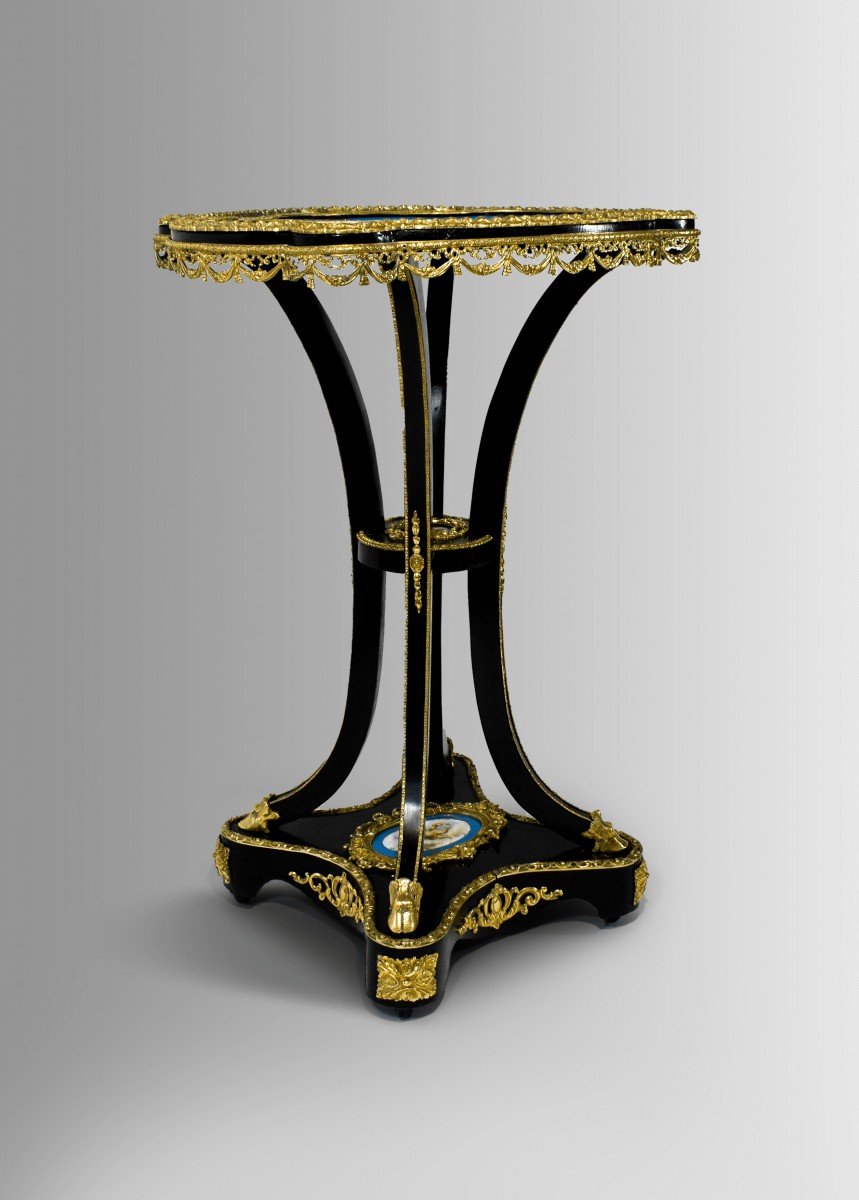 Sèvre Style Pedestal Table.-photo-2