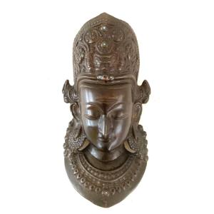 Masque en Bronze représentant "une Tara"