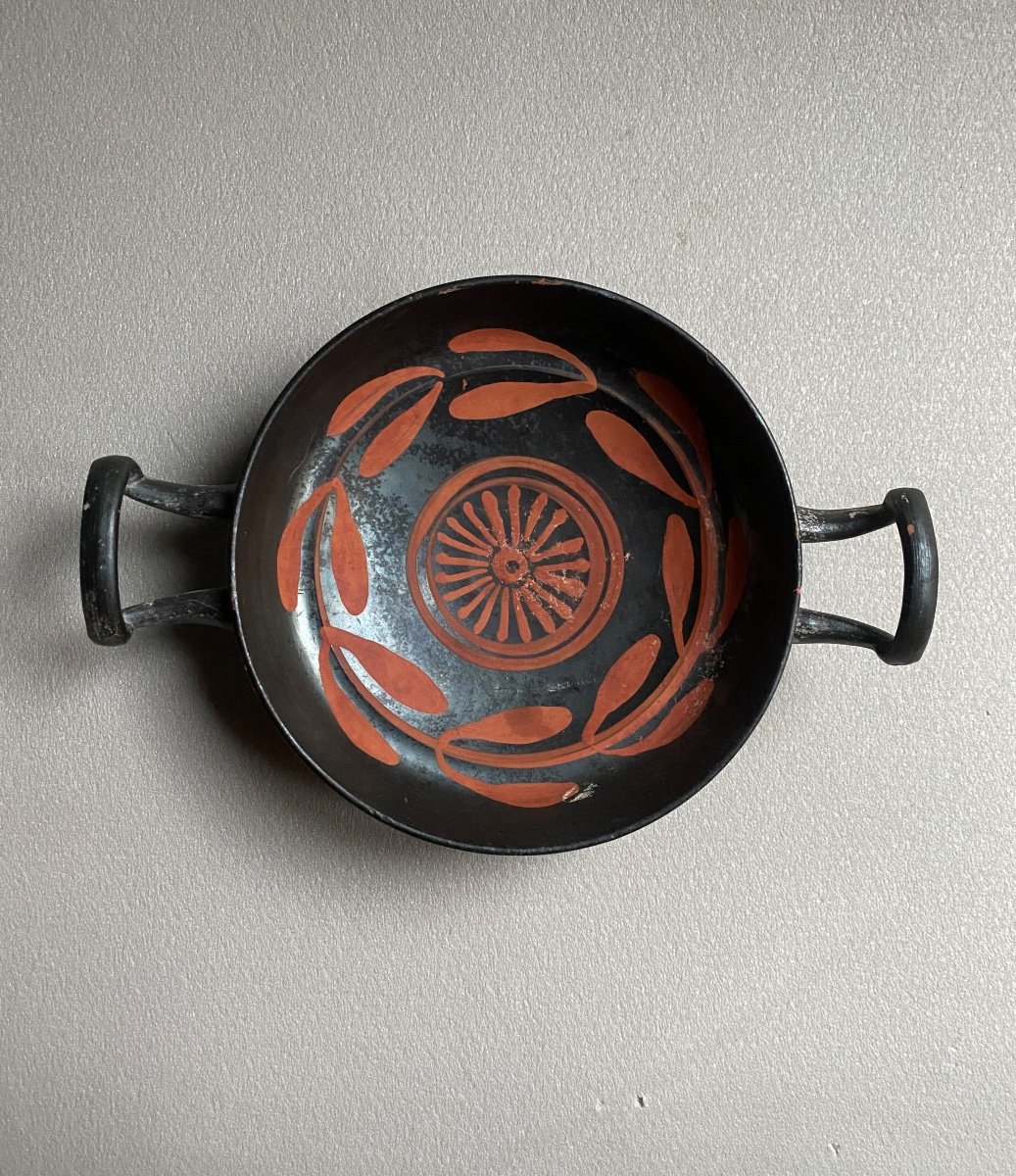 Kylix Antique Coupe Sur Pied à Décor Rouge Grande Grèce Apulie Italie IV A.jc Greco Romain