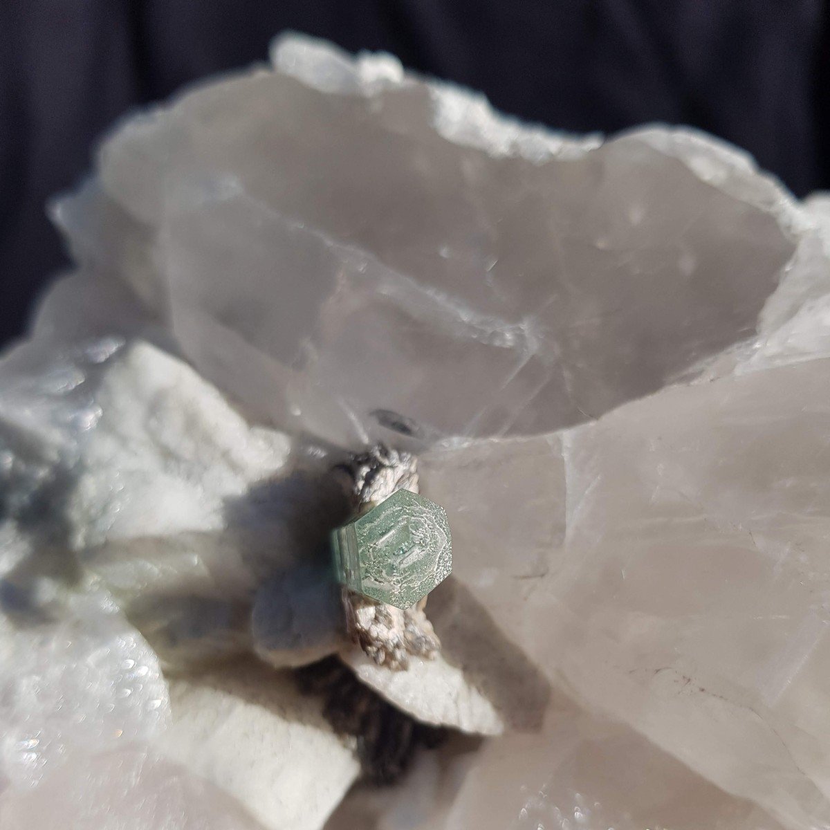 Aquamarine On Quartz - Crystal 3 Cms -photo-4