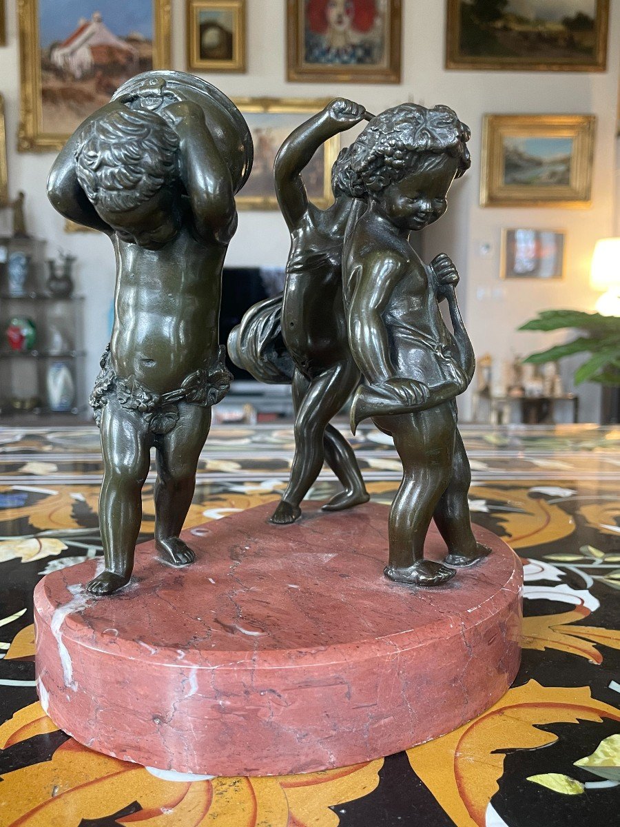  d'Après Clodion (1738-1814) Enfants Musiciens Epreuve En Bronze à Patine Brun-vert, Signée.-photo-2