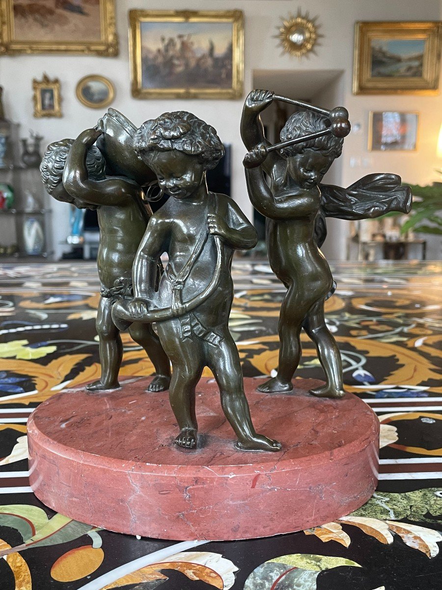  d'Après Clodion (1738-1814) Enfants Musiciens Epreuve En Bronze à Patine Brun-vert, Signée.-photo-2